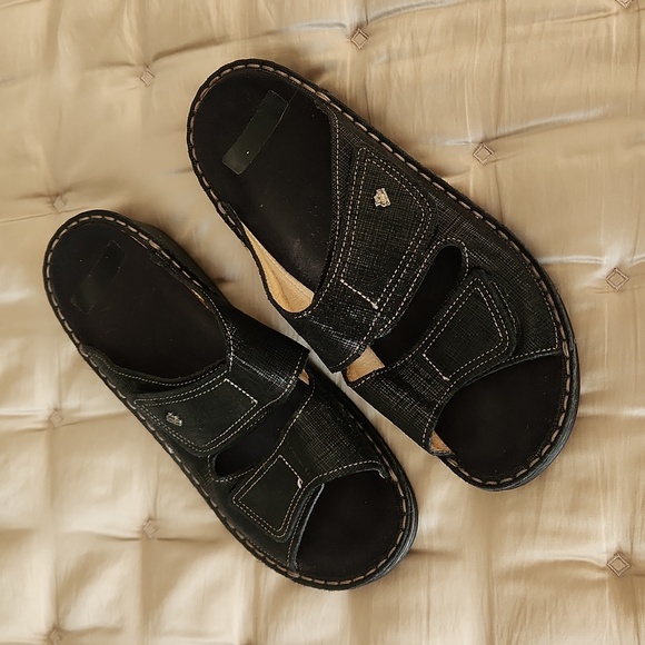 Finn Comfort Jamaica Slip-On Sandals - Picture 4 of 9